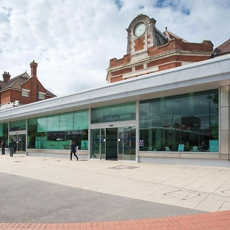 Basingstoke Apartments - Westlands House, City Centre, Home-From-Home Exteriér fotografie