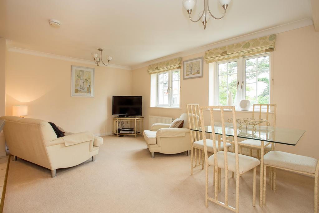 Basingstoke Apartments - Westlands House, City Centre, Home-From-Home Exteriér fotografie