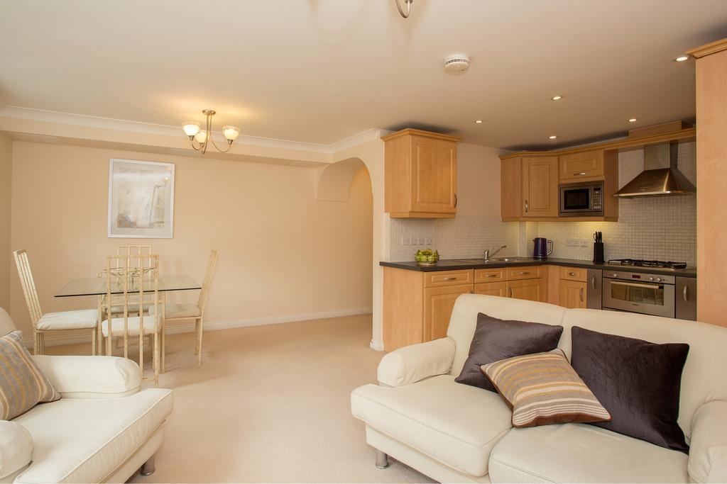 Basingstoke Apartments - Westlands House, City Centre, Home-From-Home Exteriér fotografie